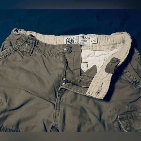 Boys Army Green Children’s Place Cargo shorts - Picture 3 of 3